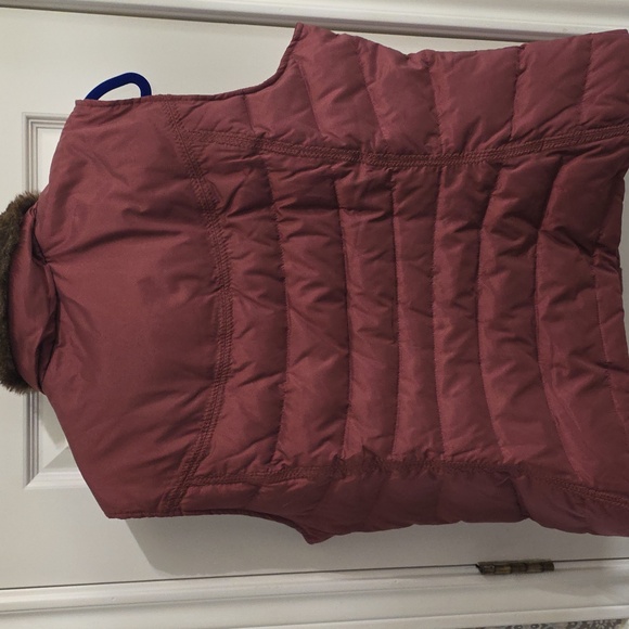 Eddie Bauer Women's Goose Down Puffer Fur Trim Burgendy Mauve Vest Petite XL - Picture 4 of 7